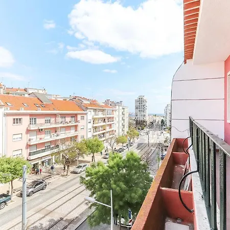 Portucale ! Balcony Almada