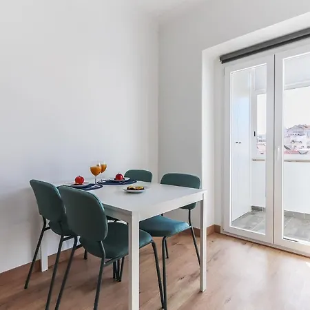 Portucale ! Balcony * Almada