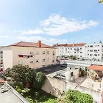 Portucale ! Balcony Apartment Almada